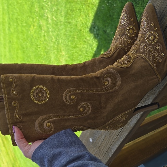 Milano Womens 7.5 Embroidered Brown Spiked Heel Boots - Picture 2 of 6